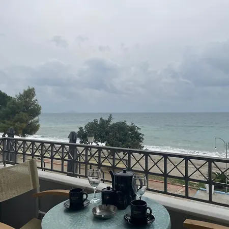 شقة Vythos Parálion Ástros