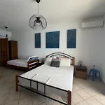 Vythos Apartamento *